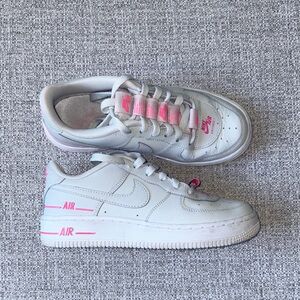 Nike Kids Sneakers in Gray and Pink